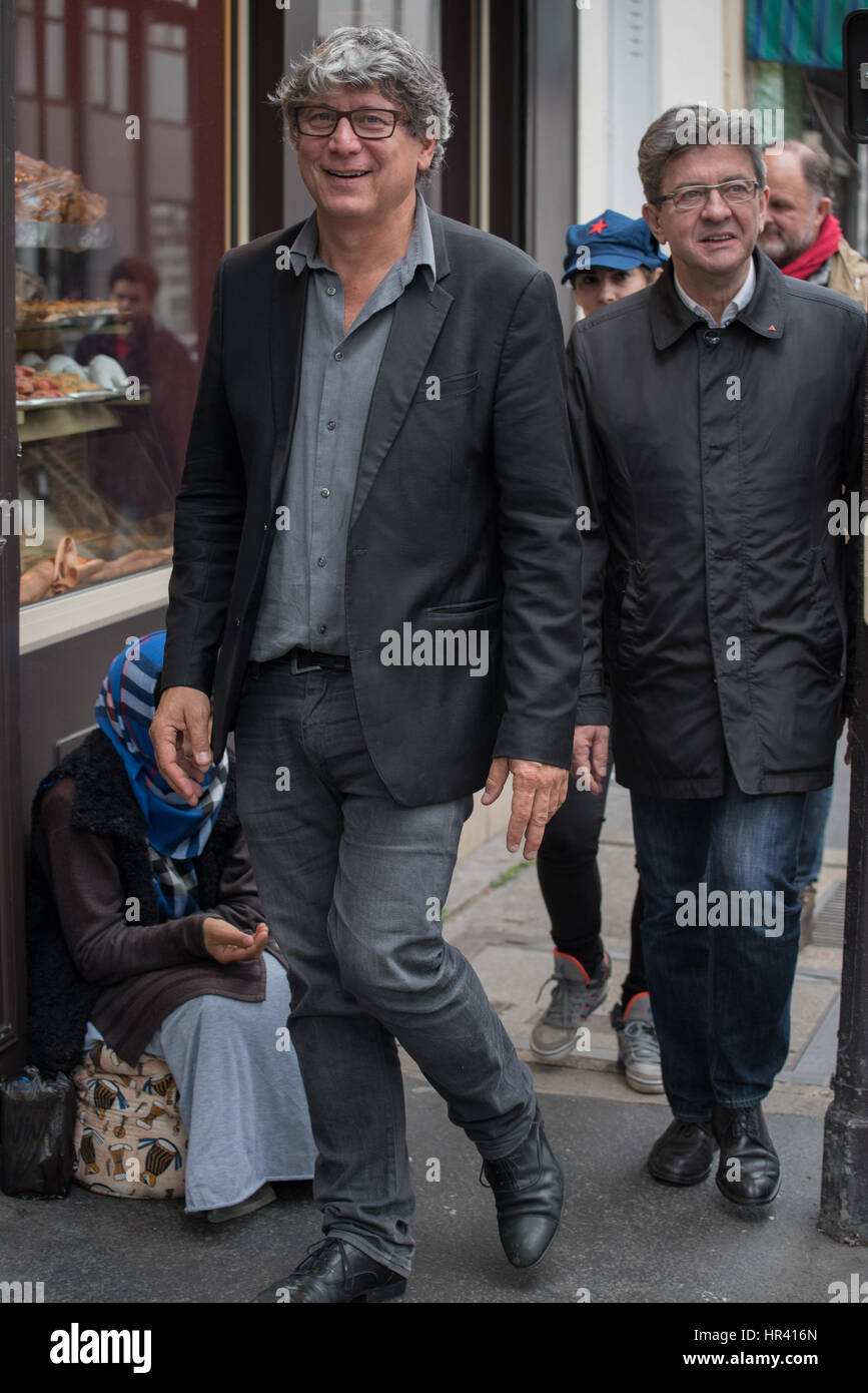 the Electoral Meeting  Place Stalingrad , Jean-Luc Mélenchon with collaborators crosses rue de paris Stock Photo