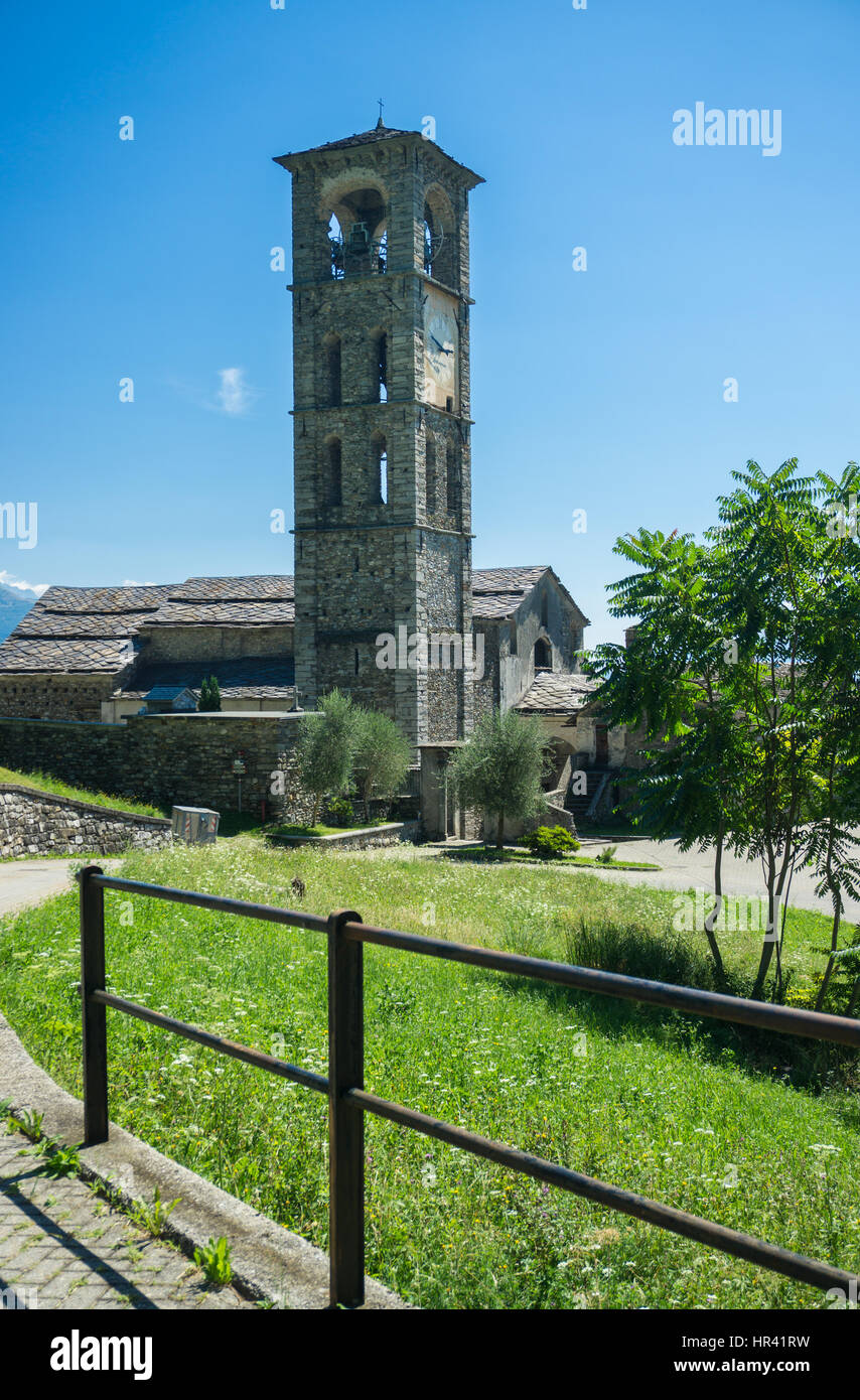 Little church in mountains hi-res stock photography and images - Alamy