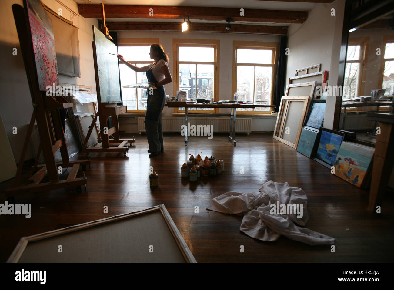 art painter at work Stock Photo - Alamy