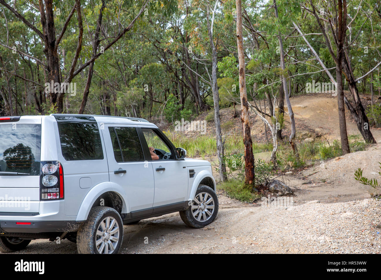 Land Rover Activity Land Rover Discovery 4 vehicles driving off road on a Land rover ...
