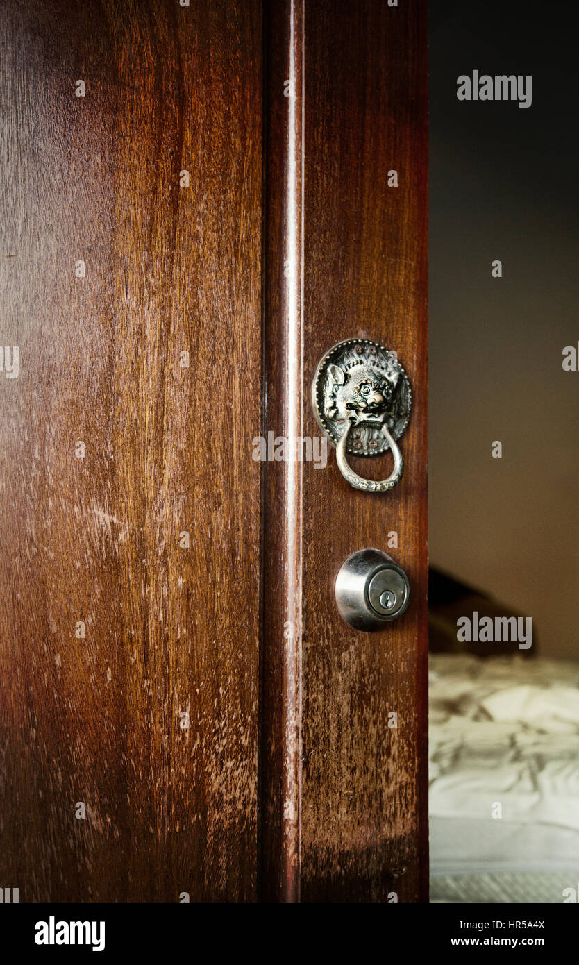 Door ajar hires stock photography and images Alamy