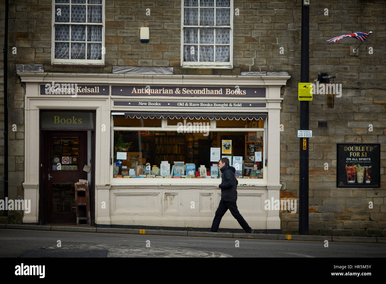 Independent traditional small business Antiquarian Secondhand books stop Littleborough, Rochdale, Lancashire, England, UK. Stock Photo
