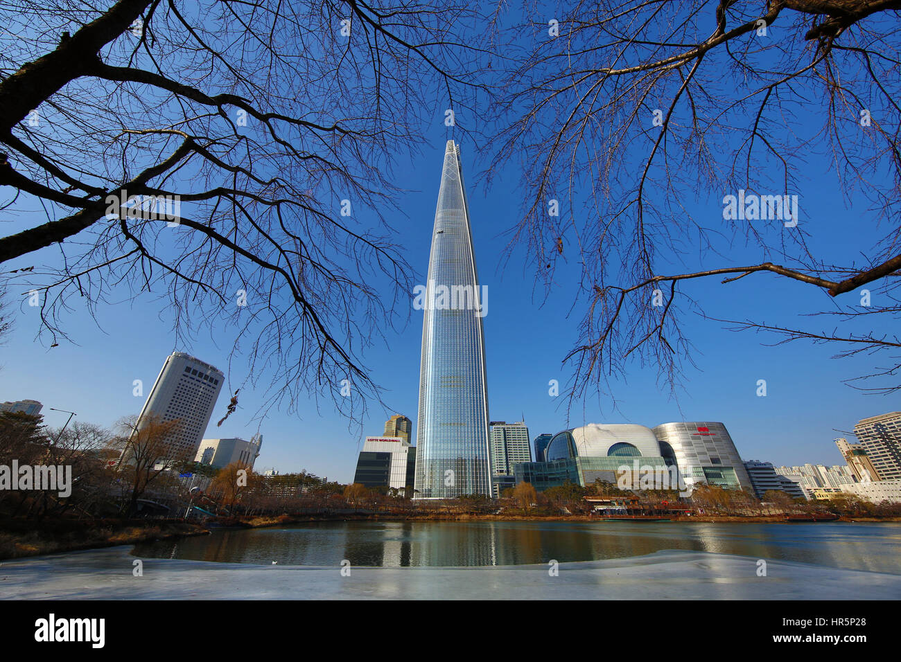 Lotte World Tower skyscraper and Mall in Jamsil, Seoul, Korea Stock Photo 134736736 Alamy