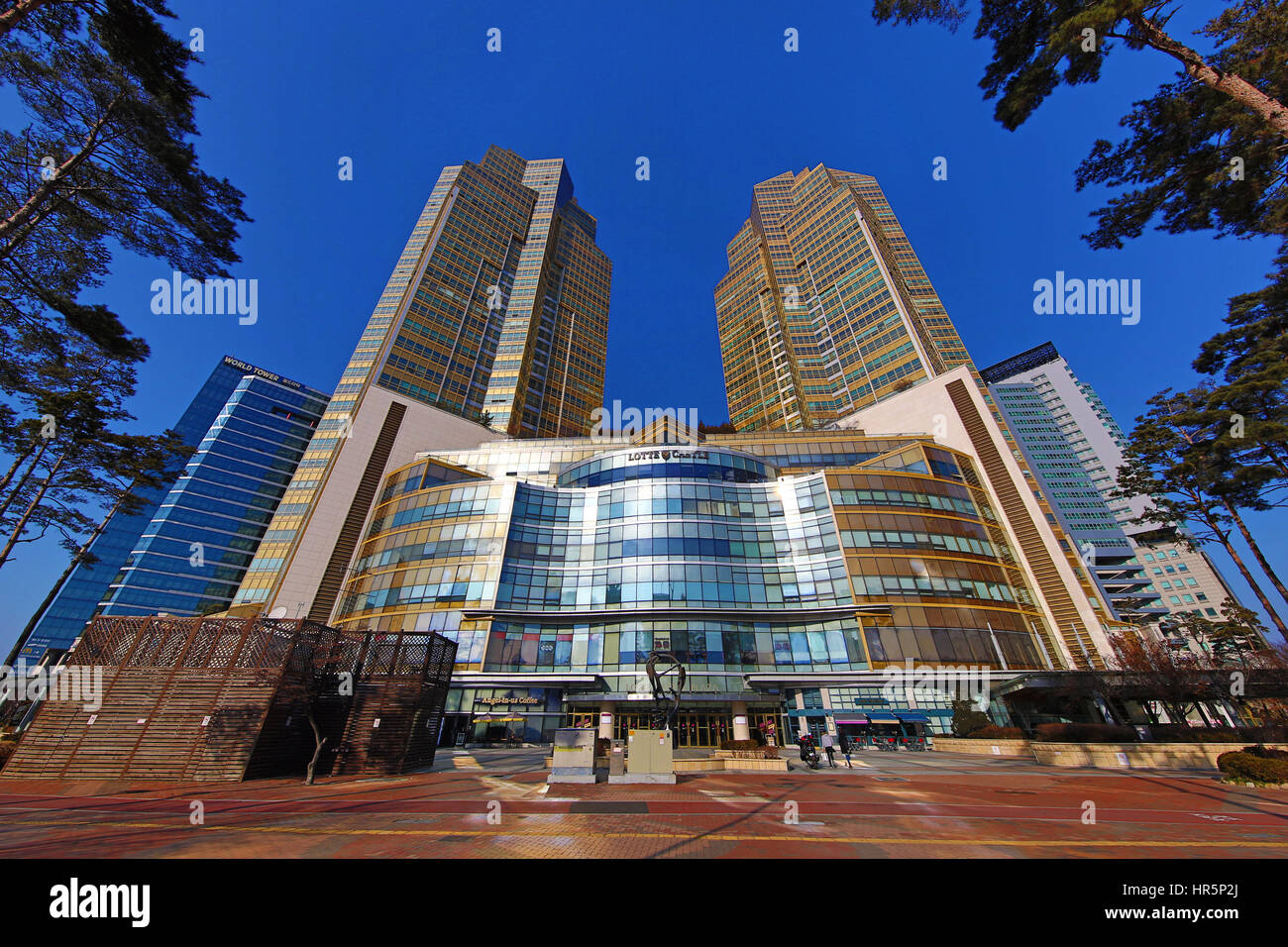 Lotte Castle Gold, Jamsil intersection, Seoul, Korea Stock Photo