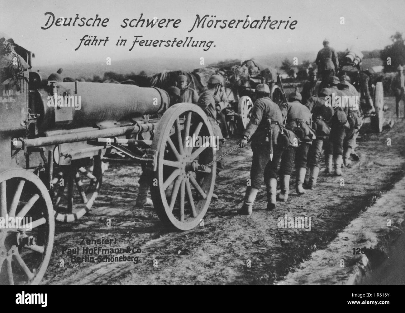 The heavy artillery battery of the German army in fire position, World