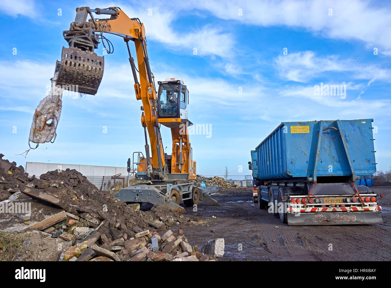 Grapple truck hires stock photography and images Alamy