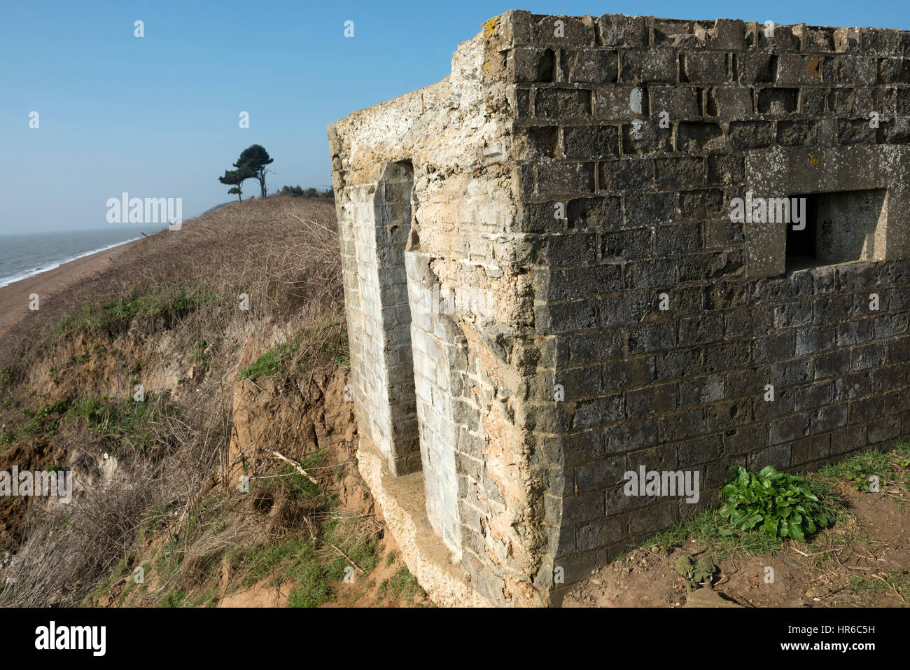 British ww2 coastal bunker hi-res stock photography and images - Alamy