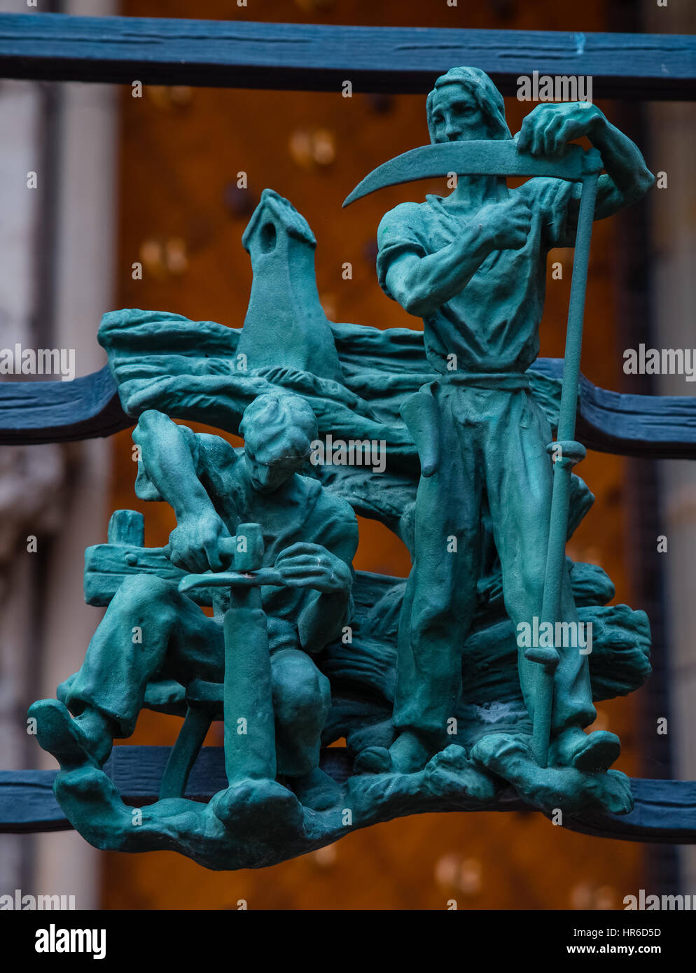 Pagan Symbols Of The Zodiac On The Golden Gate St Vitus Cathedral In Prague Czech Republic Stock Photo Alamy Pagan Symbols Of The Zodiac On The Golden Gate St Vitus Cathedral In Prague Czech Republic Stock Photo Alamy