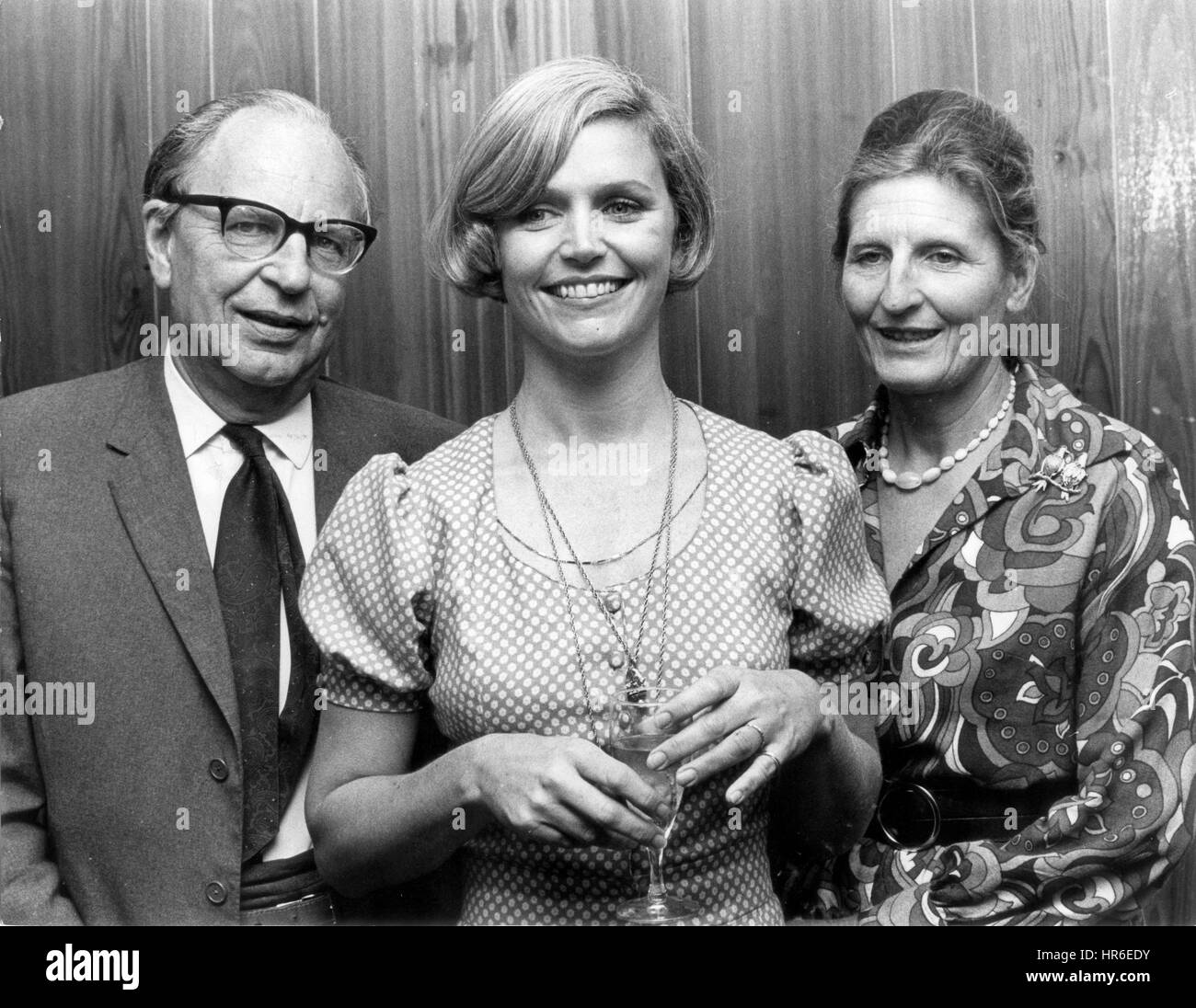 American actress Lee Remick who portrayed Winston Churchill's mother Jennie Jerome for a television series about the life of Lady Randolph Churchill. She pictured with Winston Churchill's nephew Peregrine and his wife Yvonne Spencer Churchill Stock Photo