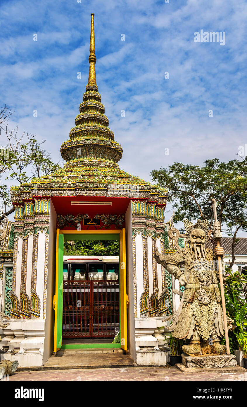 Wat Pho, a Buddhist temple complex in Bangkok, Thailand Stock Photo - Alamy