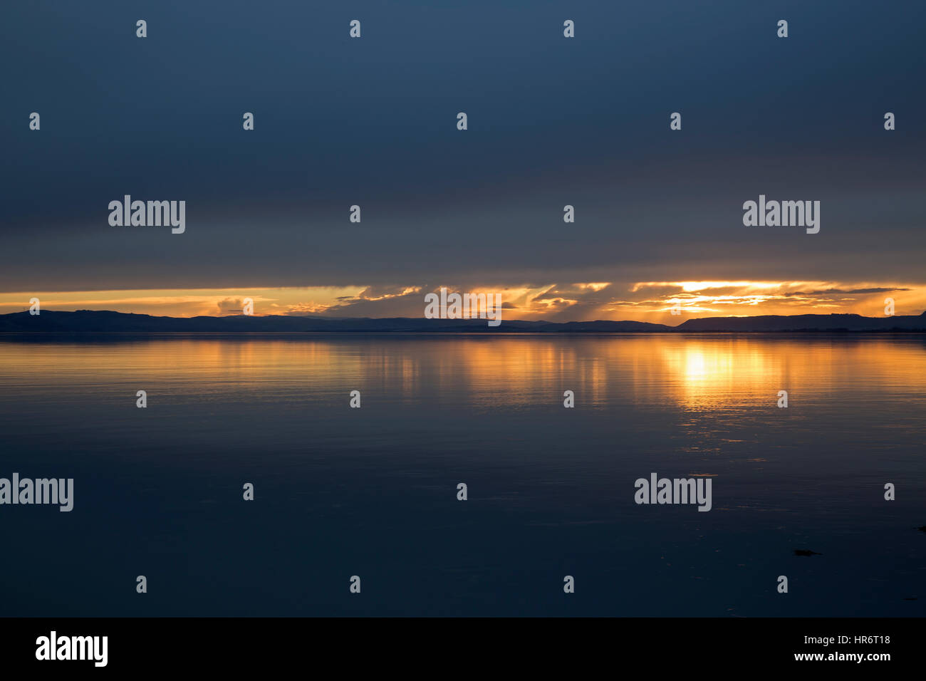 Dundee, Scotland, UK. 27th Feb, 2017. Weather. Sunset over the Tay in Dundee Credit: Keith Larby/Alamy Live News Stock Photo