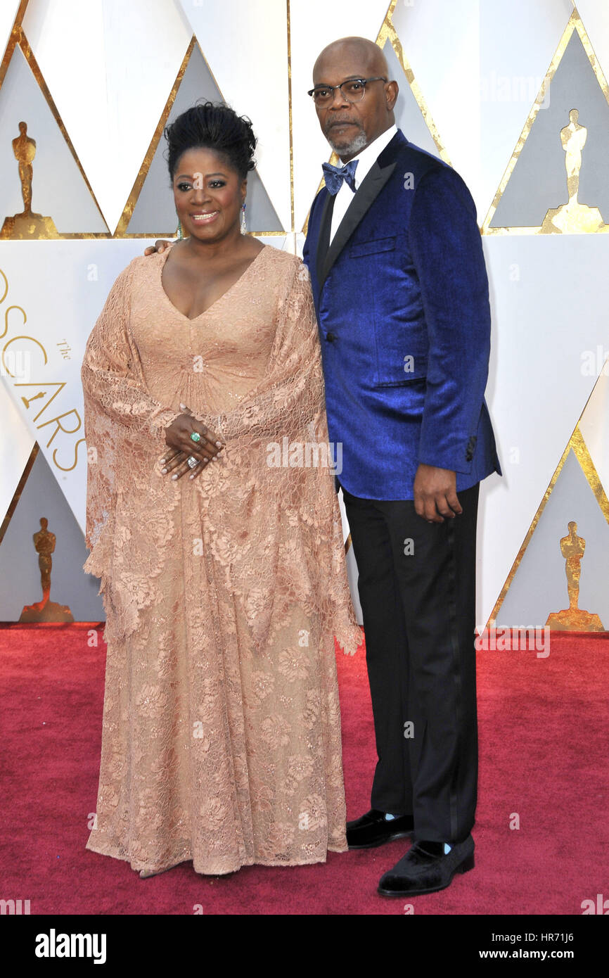 Hollywood, California. 26th Feb, 2017. Samuel L. Jackson and his wife LaTanya Richardson attend the 89th Annual Academy Awards at Hollywood & Highland Center on February 26, 2017 in Hollywood, California. | Verwendung weltweit/picture alliance Credit: dpa/Alamy Live News Stock Photo
