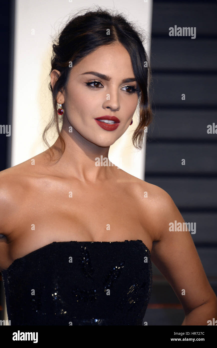 Beverly Hills, California. 26th Feb, 2017. Eiza Gonzalez attends the 2017 Vanity Fair Oscar Party hosted by Graydon Carter at Wallis Annenberg Center for the Performing Arts on February 26, 2017 in Beverly Hills, California. | Verwendung weltweit/picture alliance Credit: dpa/Alamy Live News Stock Photo
