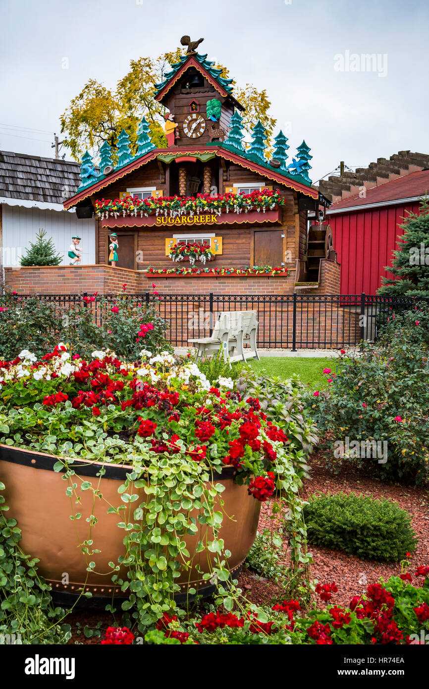 Worlds largest cuckoo clock hires stock photography and images Alamy
