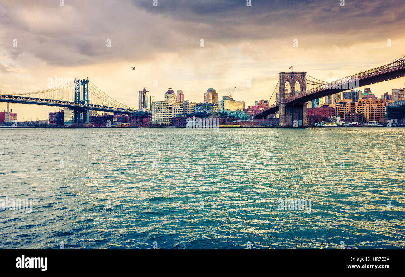 Manhattan Bridge and Brooklyn Bridge, East river, New York City Stock ...