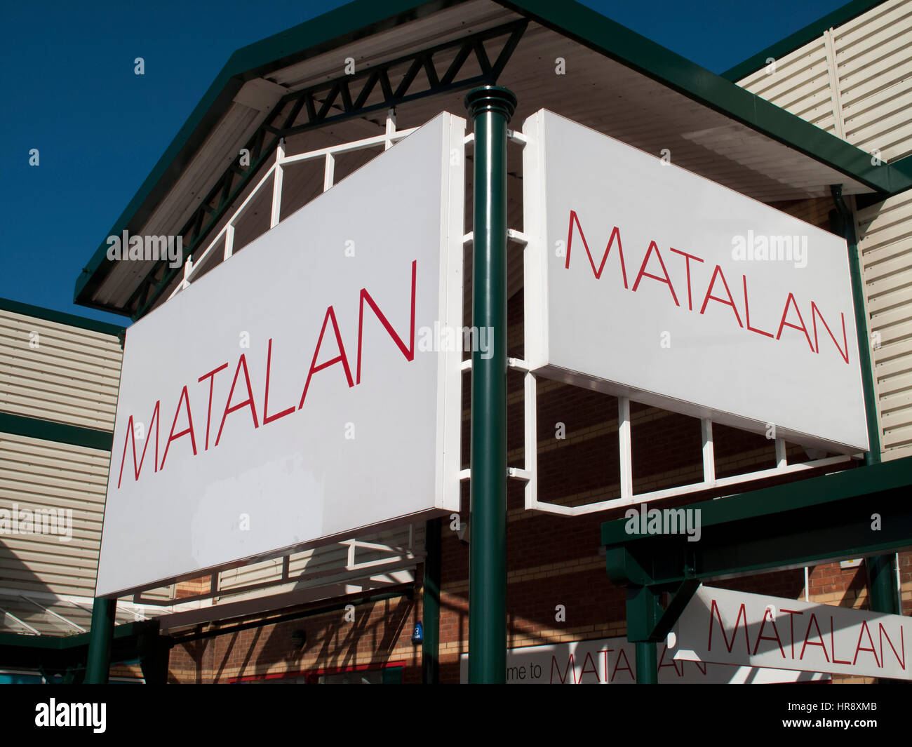 Matalan shop sign hires stock photography and images Alamy
