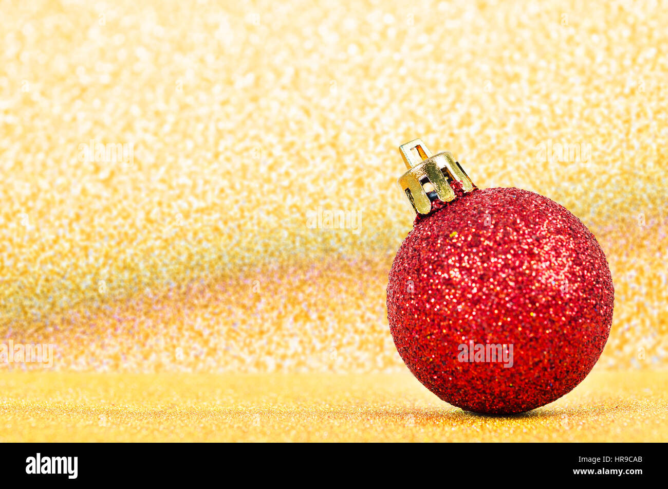 Red ball christmas hires stock photography and images Alamy