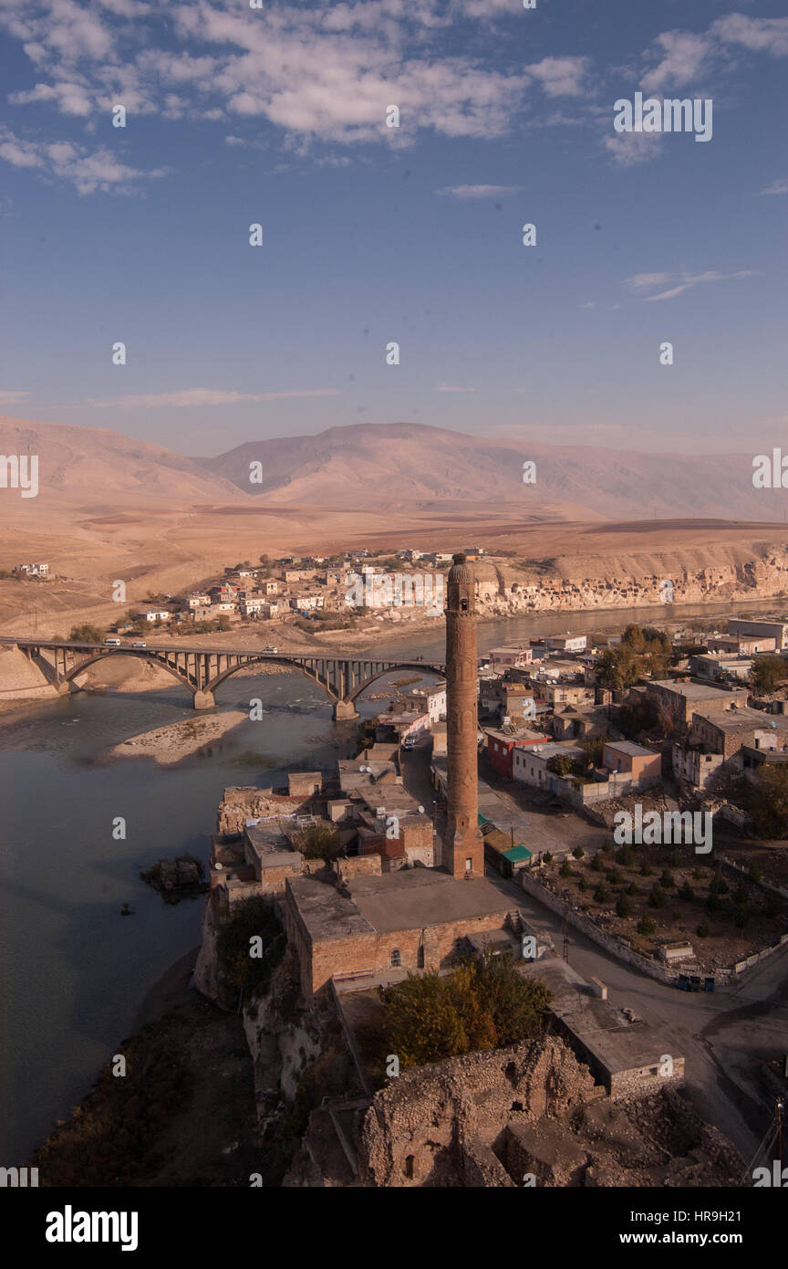 Turkish town of Hasankeyf on the banks of the Tigris River in southern Turkey under threat from construction of dam projects Stock Photo