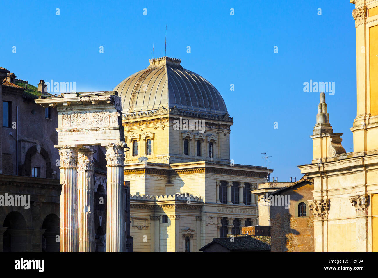 Building details with old Roman pillars on Via San Marco, Rome, Italy Stock Photo Alamy
