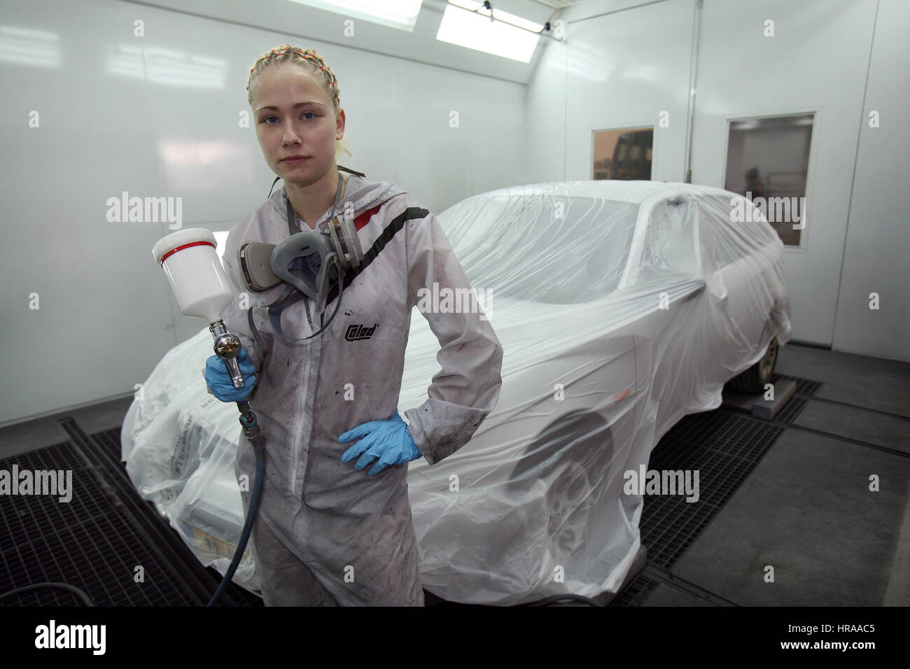 car painter at work Stock Photo Alamy