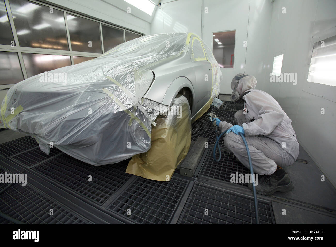 car-painter-at-work-stock-photo-alamy