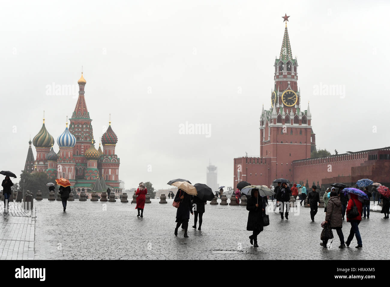 Красная площадь москва без людей. Красная площадь москва закрыто. Коронавирус в москве красная площадь. Красная площадь москва закрыто. Красная площадь москва закрыто.