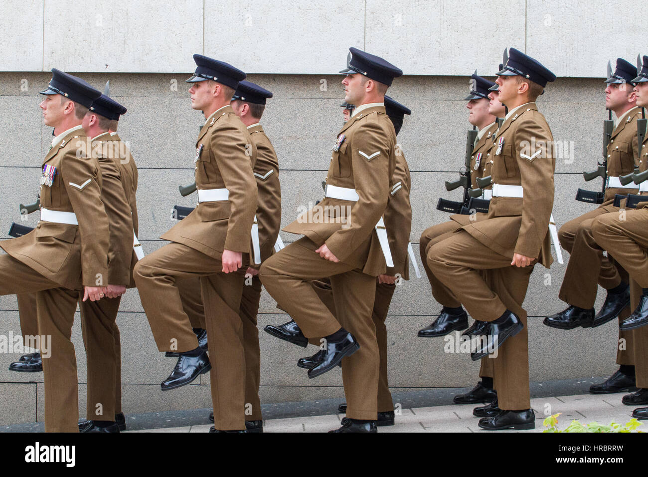 British army parade hi-res stock photography and images - Alamy
