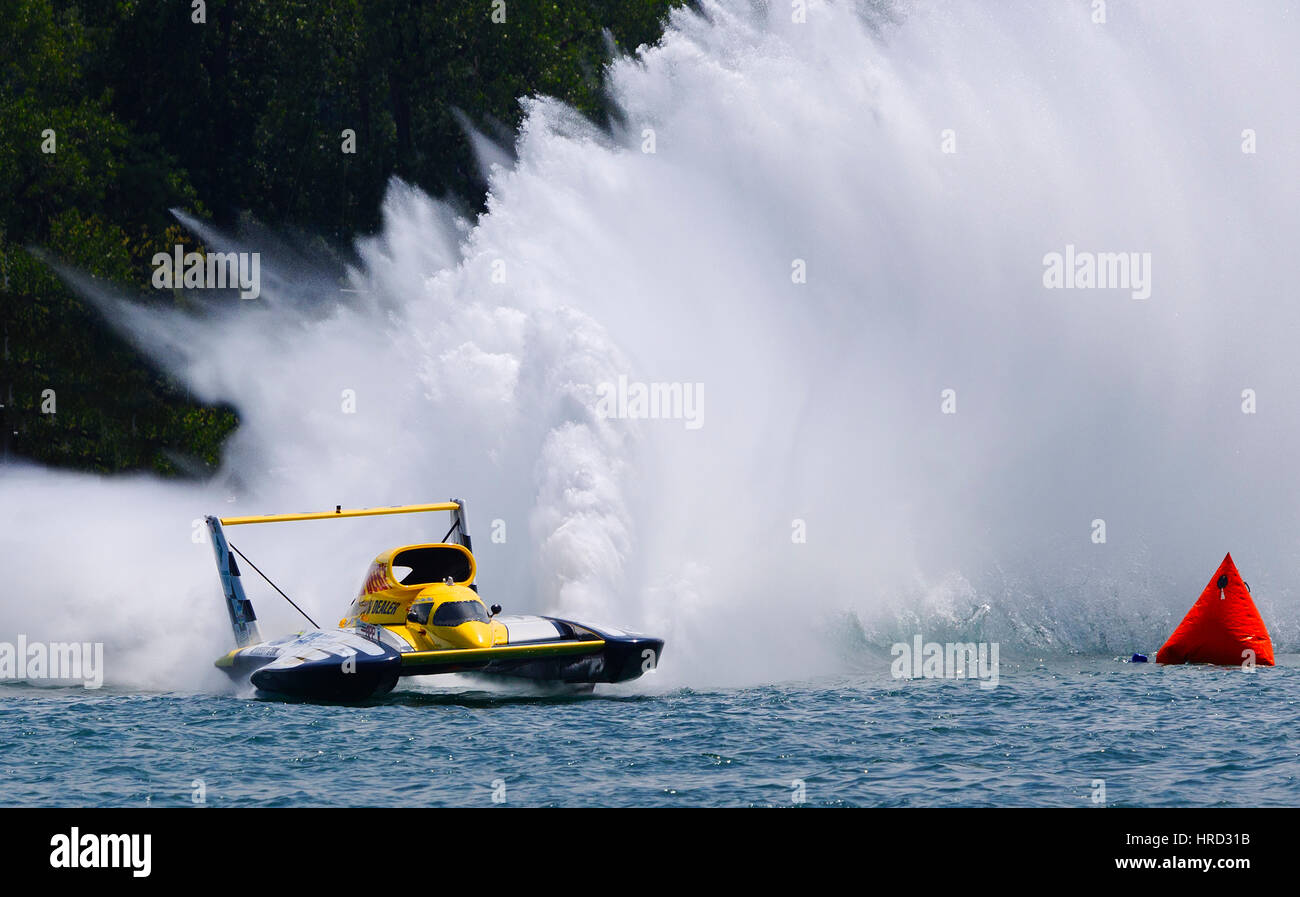 Hydroplane Racing Boat with roostertail, Detroit Gold Cup, Detroit