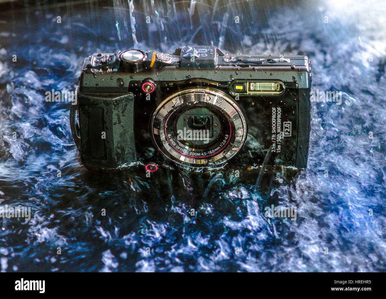 Mirrorless camera panasonic hires stock photography and images Alamy