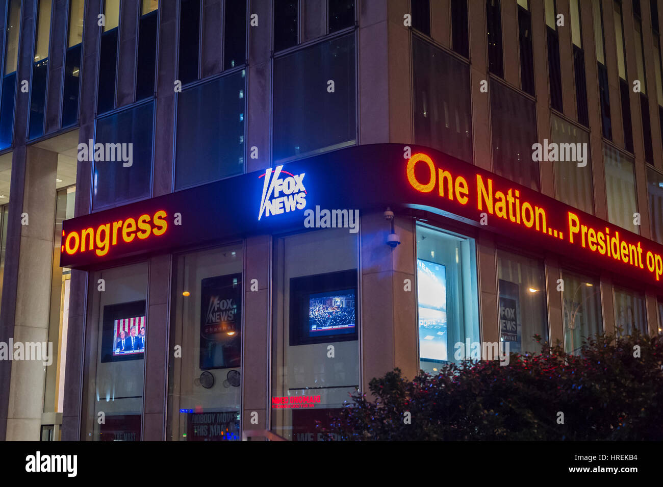 The News Corp. building in Midtown Manhattan in New York shows the Fox News broadcast below their news ticker of President Donald Trump's speech to a joint session of Congress on Tuesday, February 28, 2017.  (© Richard B. Levine) Stock Photo