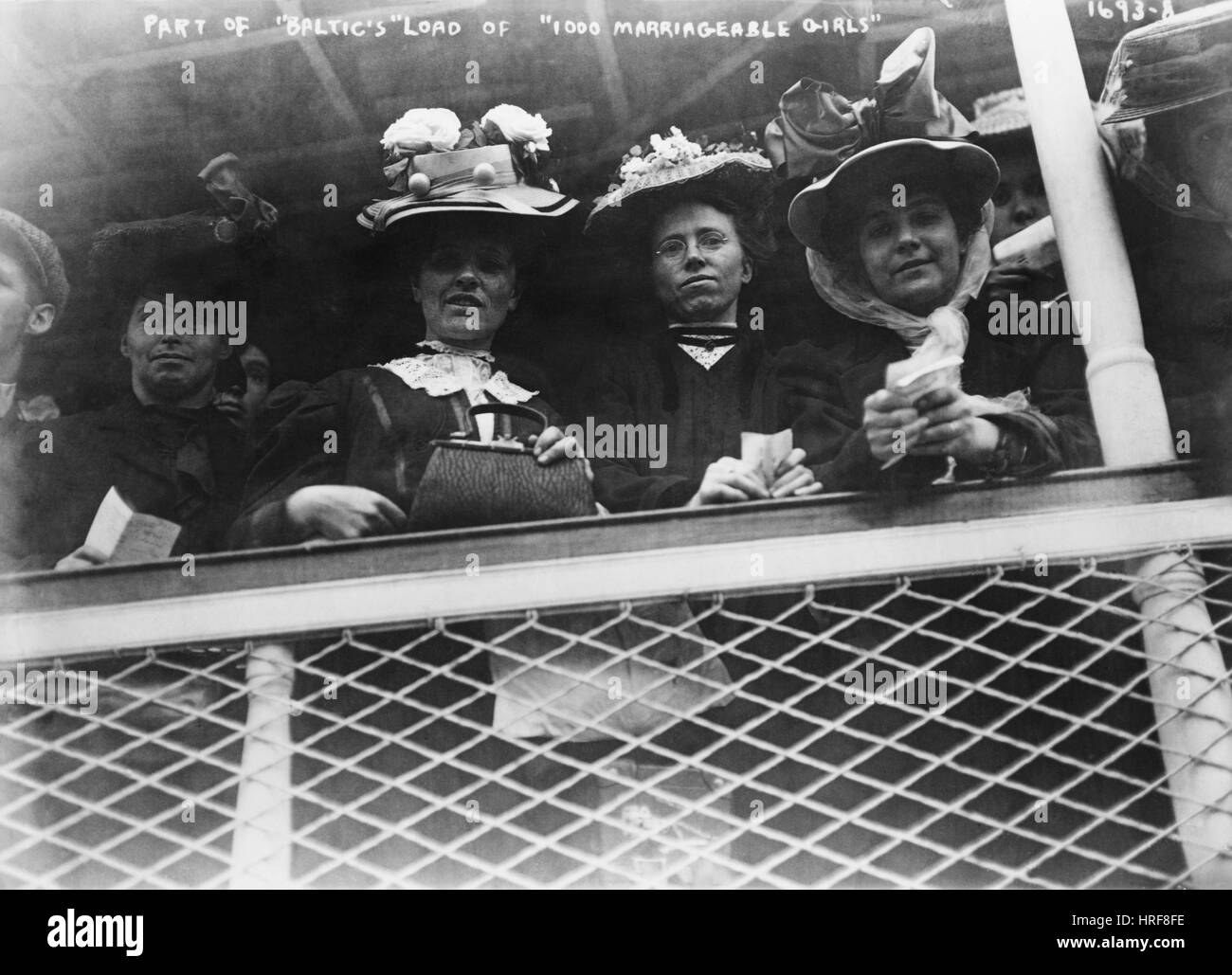 1900s women hi-res stock photography and images - Alamy