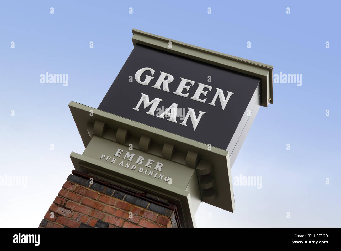 The Green Man pub in Kenilworth. Part of the M & B Mitchell and Butler group Stock Photo