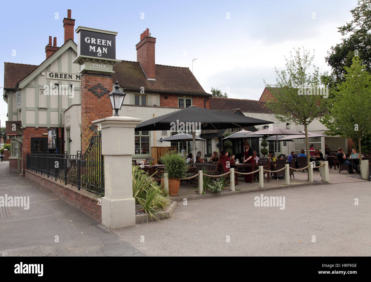 The Green Man pub in Kenilworth. Part of the M & B Mitchell and Butler group Stock Photo