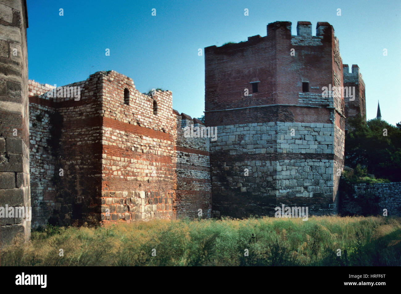 Byzantine Land Walls Of Constantinople Or Theodosian Walls C5th Defensive Stone Walls Istanbul Turkey Stock Photo Alamy