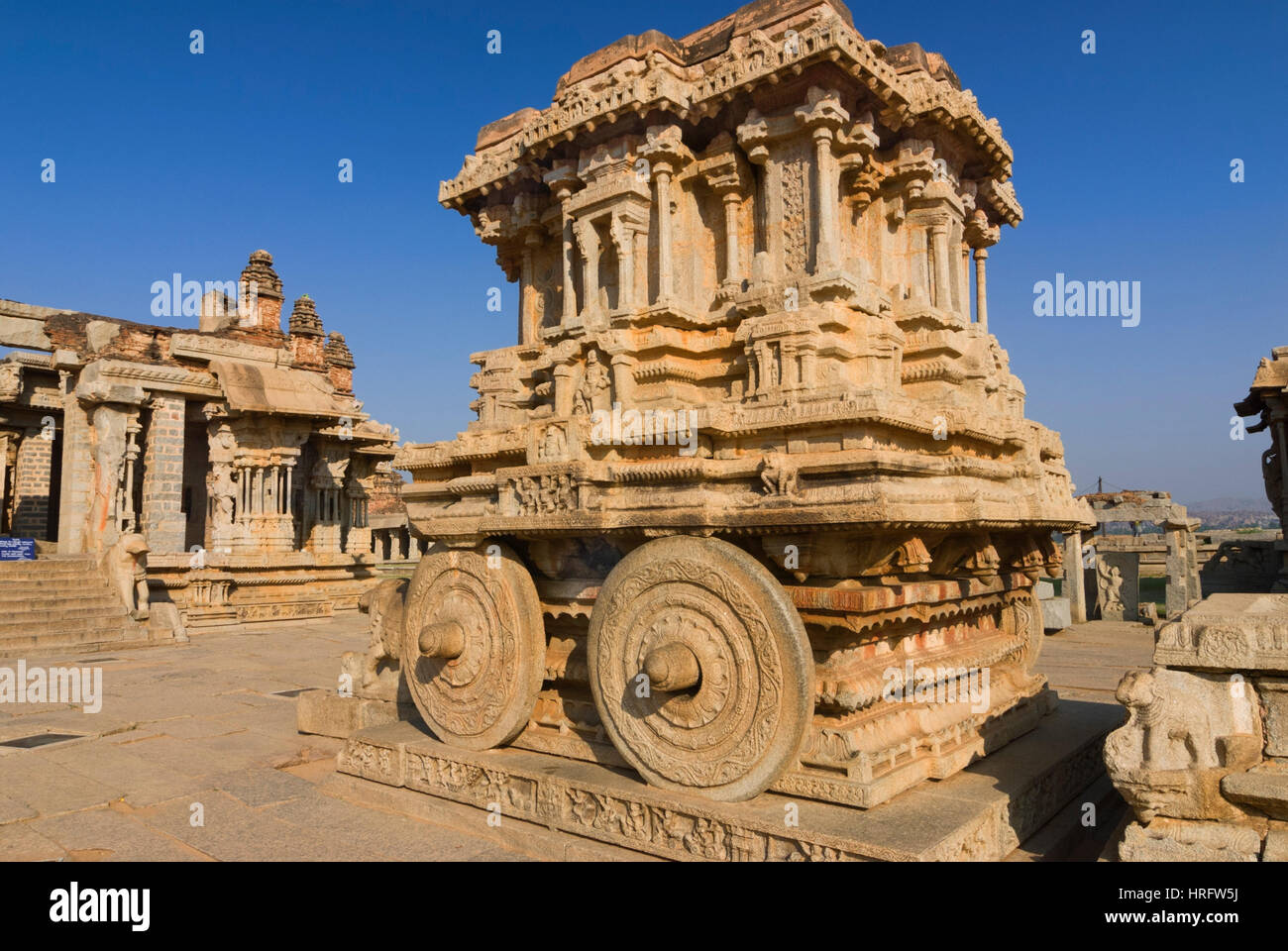 Stone chariot hampi hi-res stock photography and images - Alamy