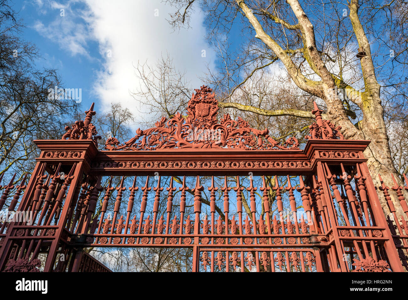 Queen's Gate Detail and Crest, Kensington Gardens, London Stock Photo