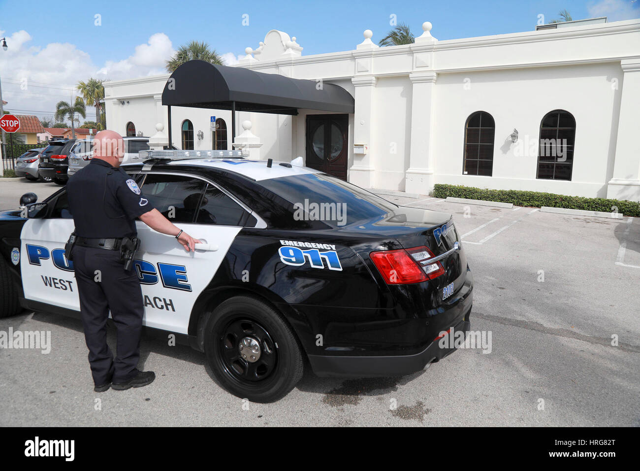 Florida, USA. 1st Mar, 2017. The Palm Beach County Sober Home Task force conducted a raid at Palm Beach Recovery & Wellness, a drug treatment center at 6600 S. Dixie Highway in West Palm Beach, Wednesday, March 1, 2017. Credit: Bruce R. Bennett/The Palm Beach Post/ZUMA Wire/Alamy Live News Stock Photo