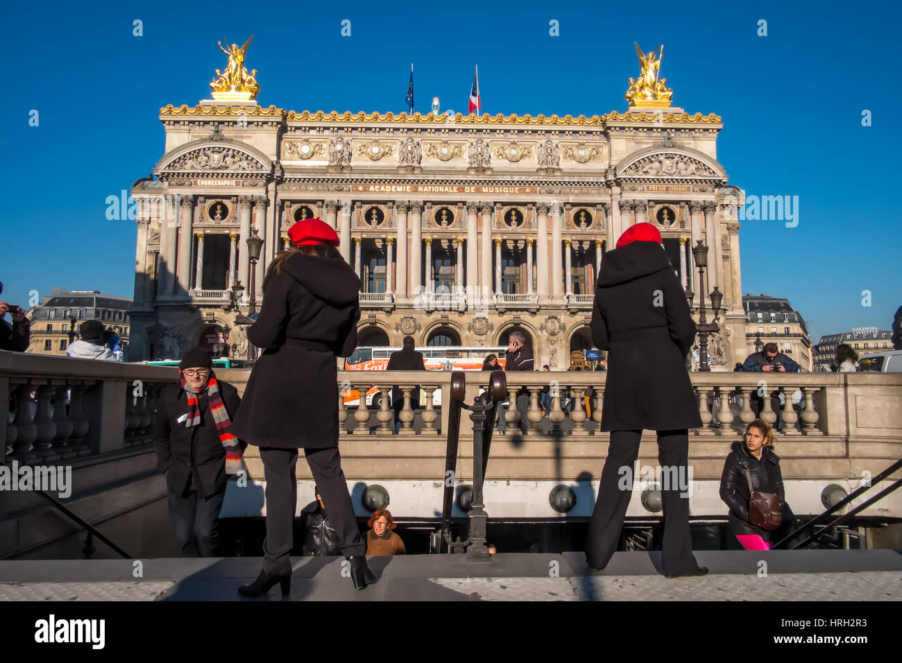 Red berets hi-res stock photography and images - Alamy