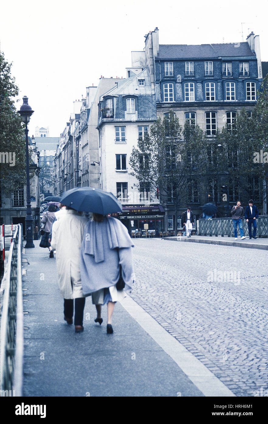 Couple, Rainy Day, Paris, France Stock Photo - Alamy