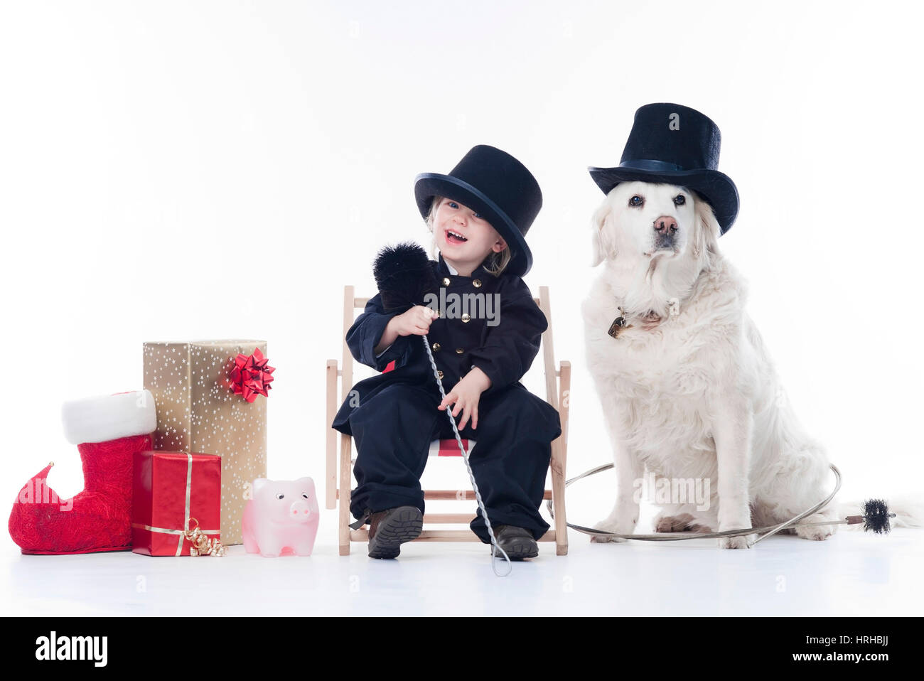Model Released Kleines Maedchen Als Rauchfangkehrer Verkleidet Und Hund Mit Zylinder Little Girl And Dog As Chimney Sweep Stock Photo Alamy