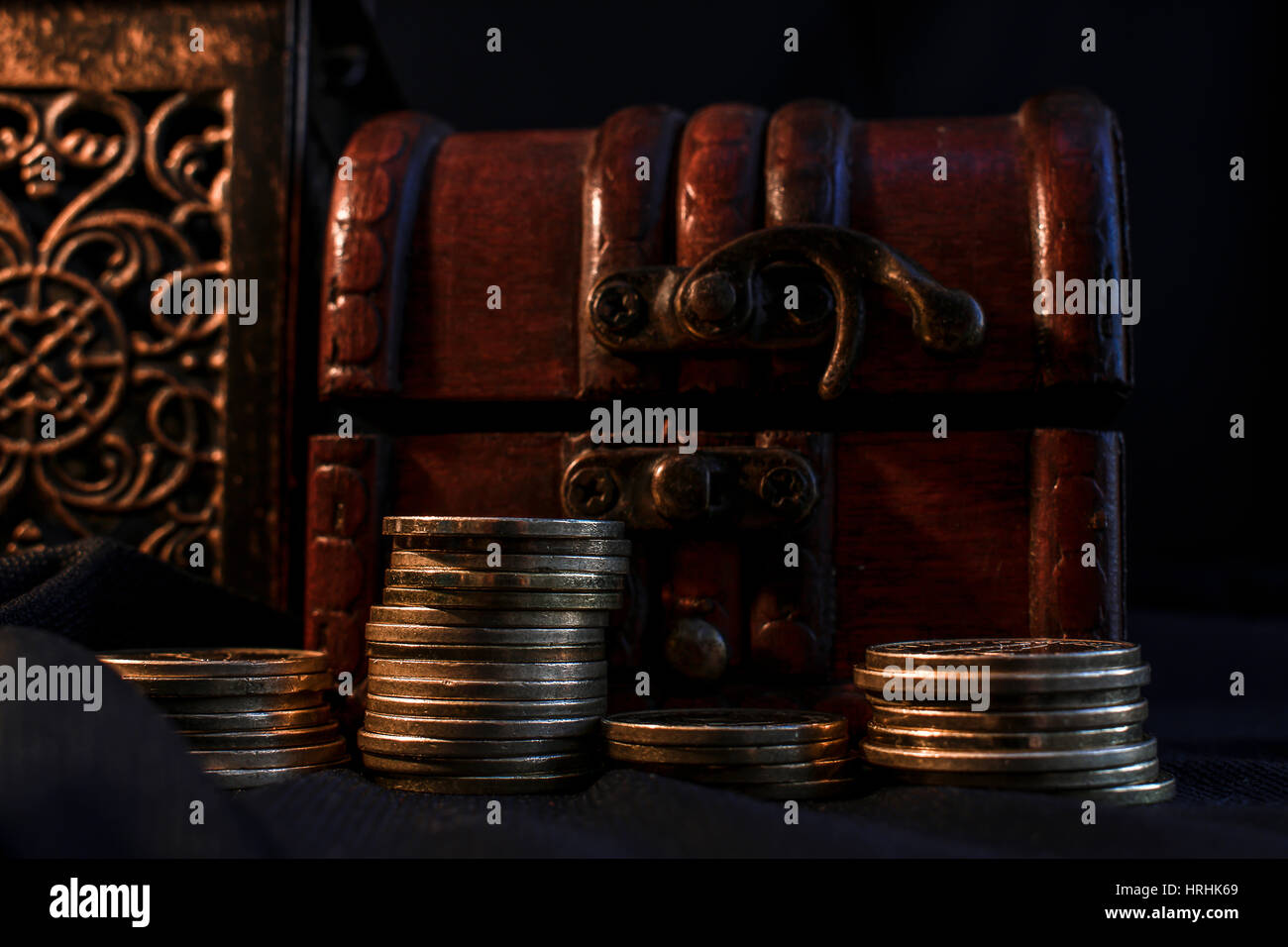 Treasure chest with gold key hi-res stock photography and images - Alamy