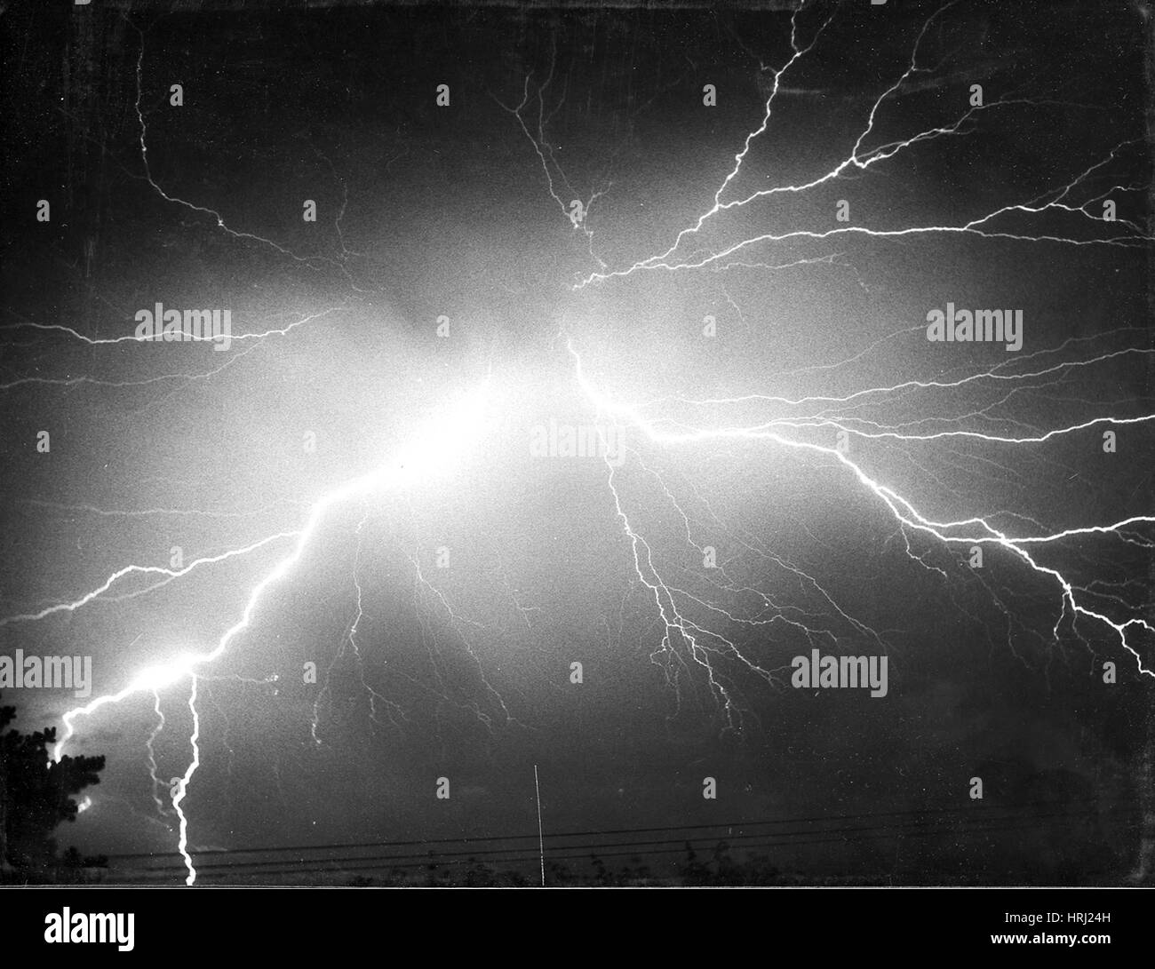 Atmospheric discharge lightning Black and White Stock Photos & Images