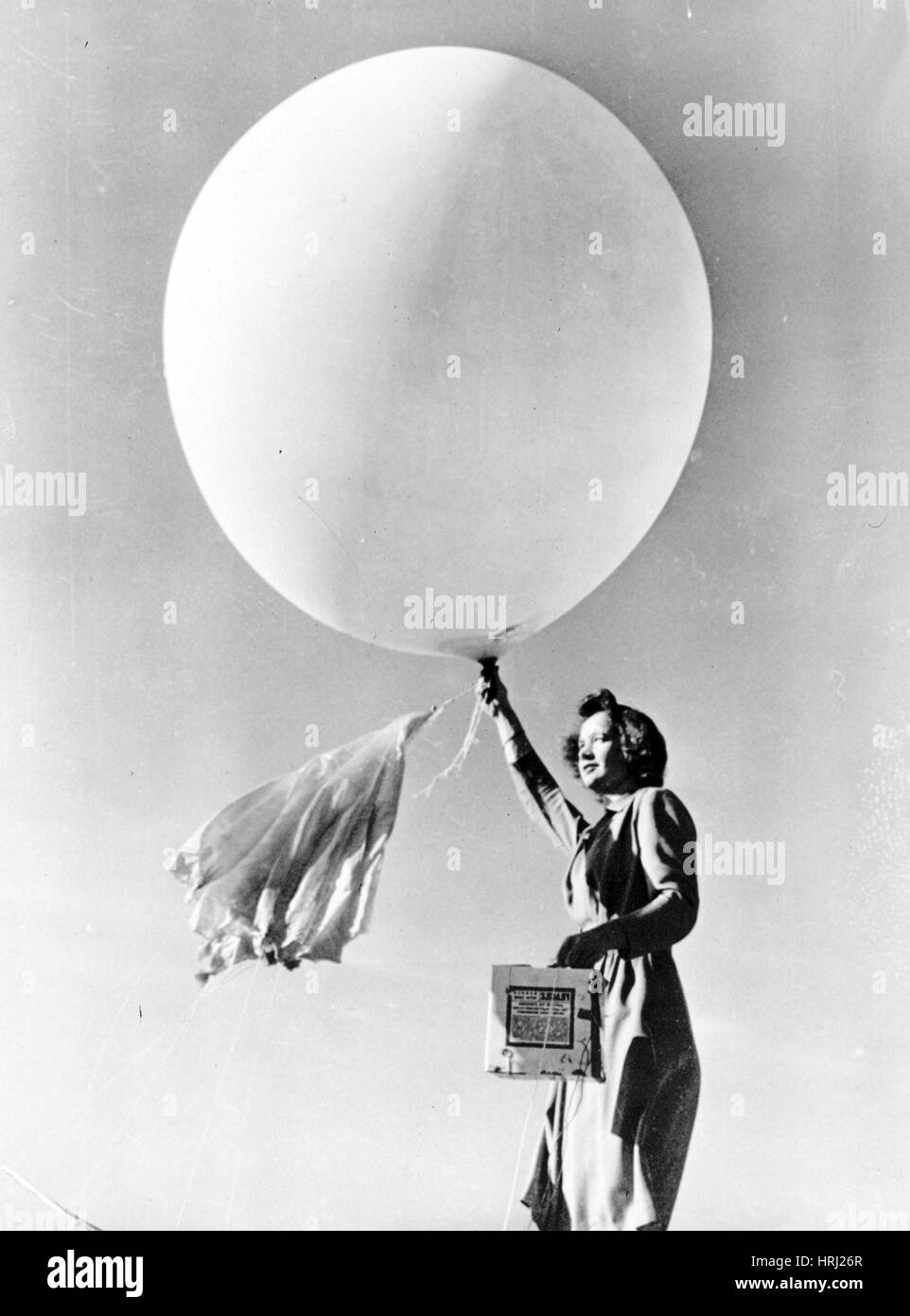 Pilot balloon tracking hires stock photography and images Alamy