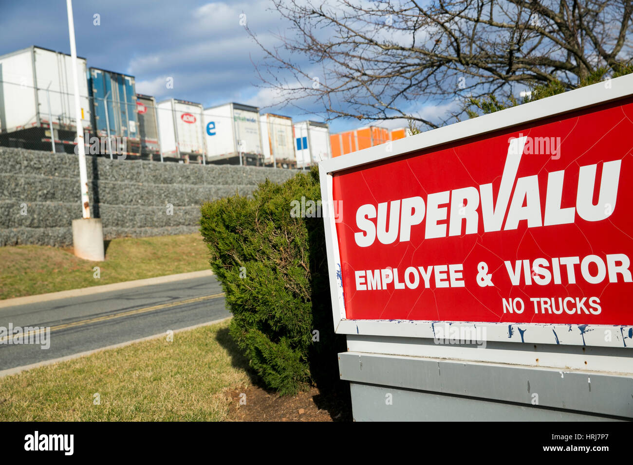 A logo sign outside of a facility occupied by SuperValu, Inc., in Denver, Pennsylvania on February 26, 2017. Stock Photo