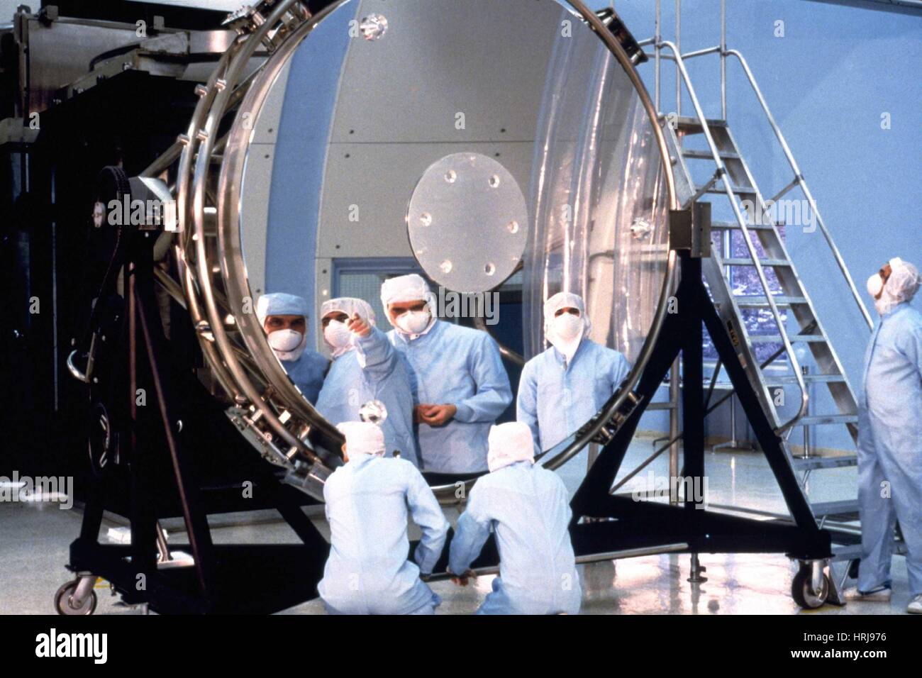 Hubble Telescope Mirror Stock Photo Alamy hubble-telescope-mirror-stock-photo-alamy