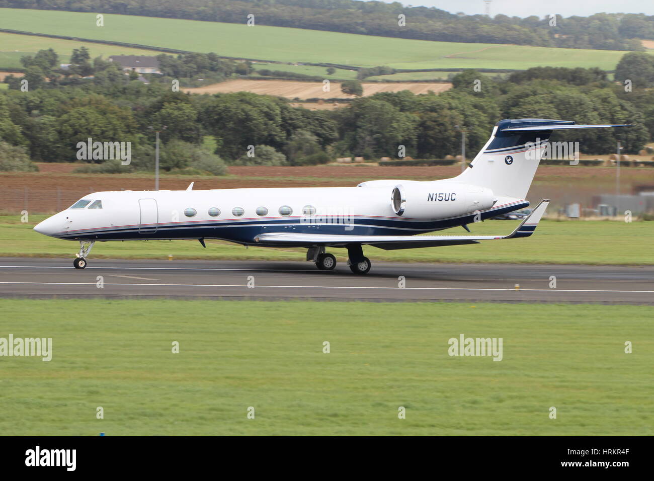 Gulfstream v hi-res stock photography and images - Alamy