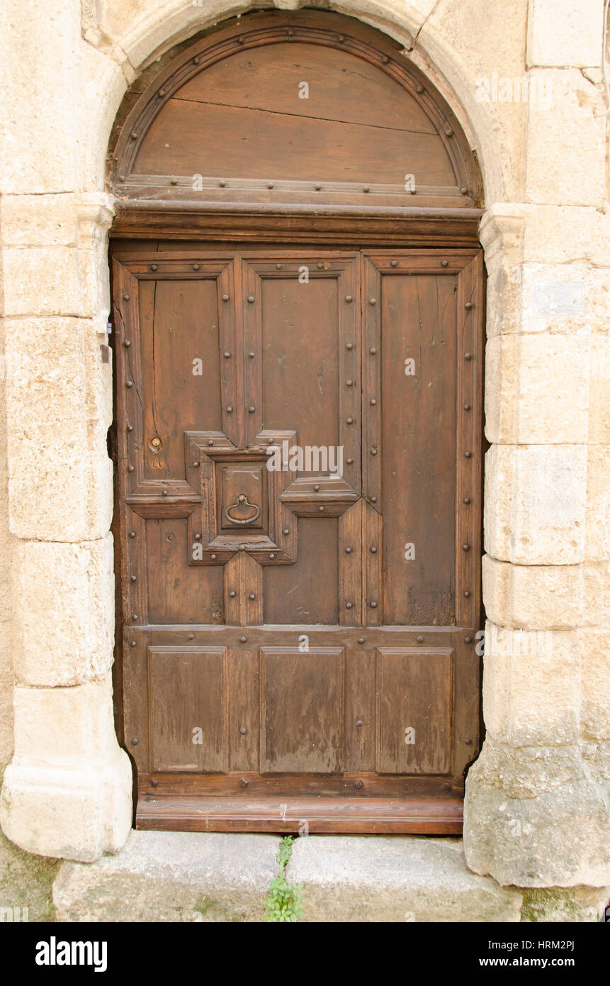 old wooden door of a house in Provence, France Stock Photo - Alamy