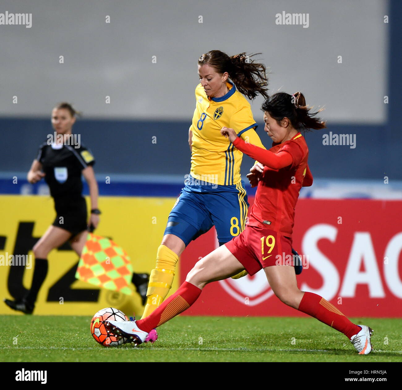 Albufeira, Portugal. 3rd Mar, 2017. Wang Yan (R) of China vies with Lotta Schelin of Sweden during a Group C match at the 2017 Algarve Cup women's football tournament in Albufeira, Portugal, March 3, 2017. The match ended with a draw 0-0. Credit: Zhang Liyun/Xinhua/Alamy Live News Stock Photo