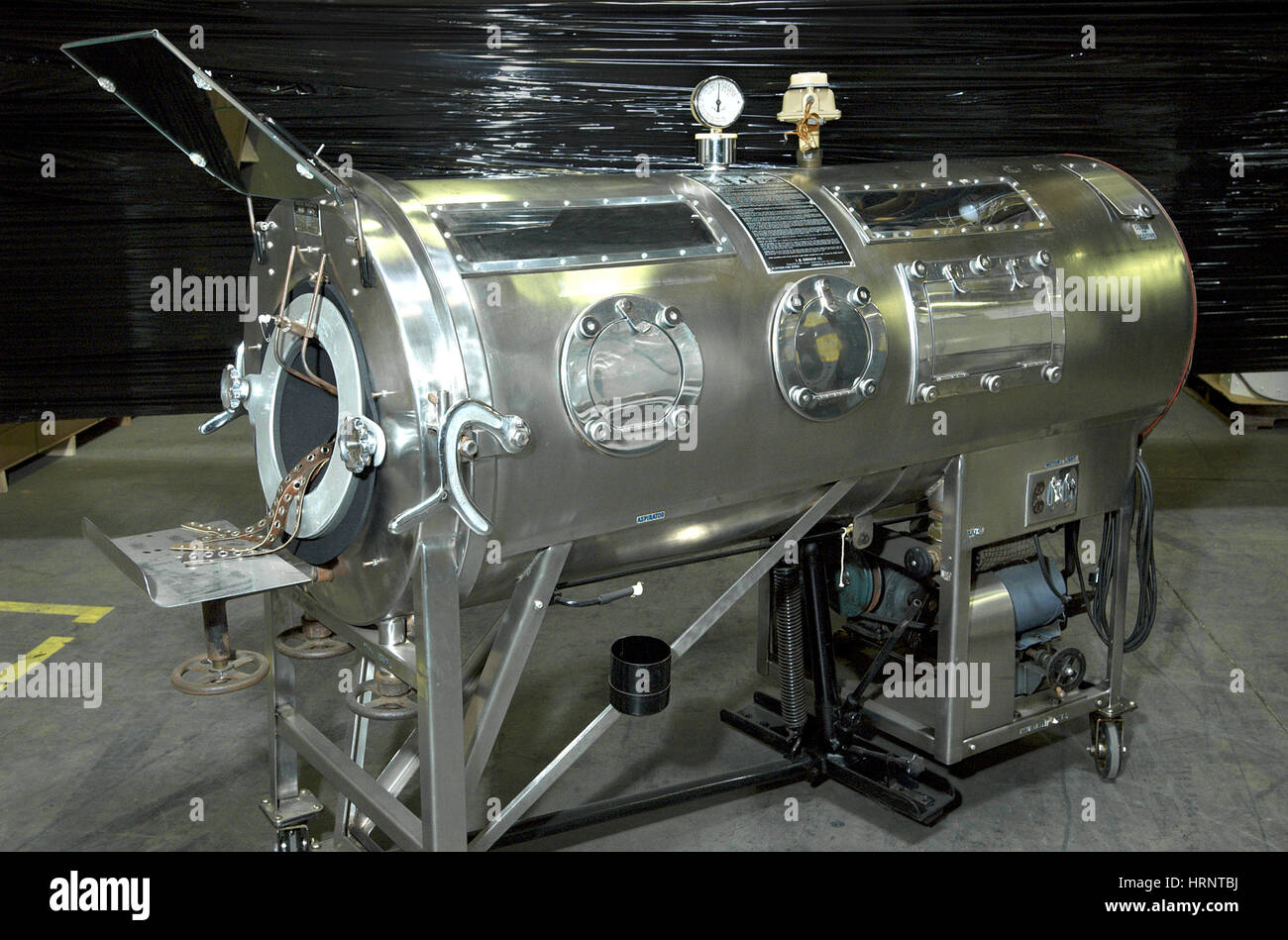 Negative Pressure Ventilator, Iron Lung Stock Photo Alamy