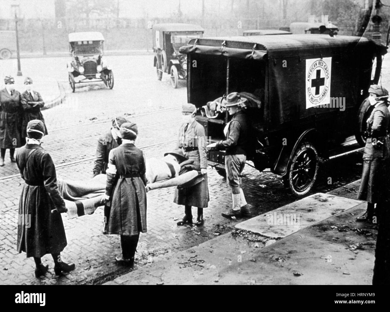WWI, American Red Cross Nurses Loading Patient Stock Photo
